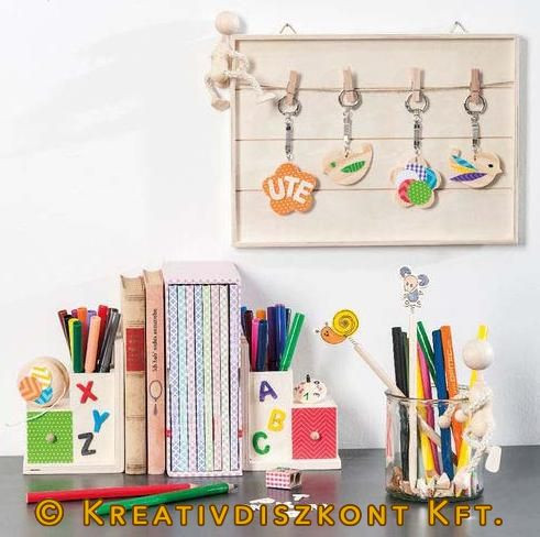 Fa keret csipeszekkel