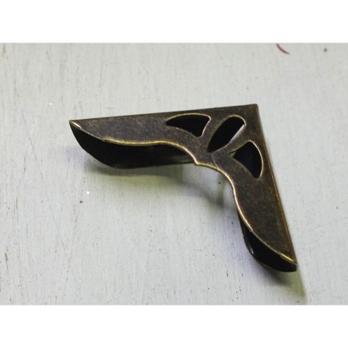 Fém sarokvédő elem 3x3 cm 8 db/cs