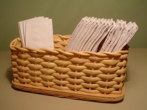Papírzsebkendő tartó, kosárfonó kézműves csomag